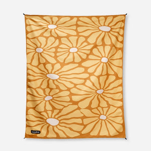 Nomadix Festival Blanket: Tie-dye Black And White Lazy Daisy Gold