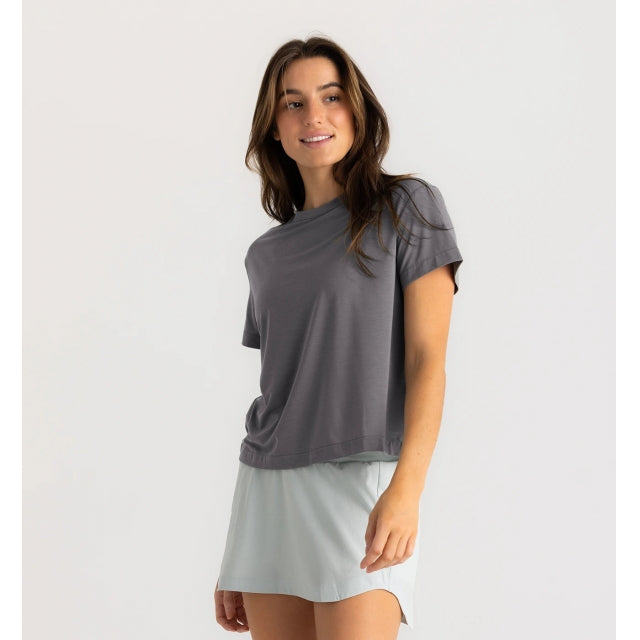 Free Fly Apparel Women&#39;s Elevate Lightweight Tee 327 Smoke