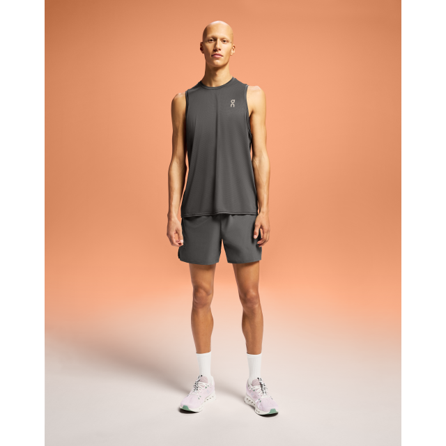 On Running M Essential Shorts 2 Shadow