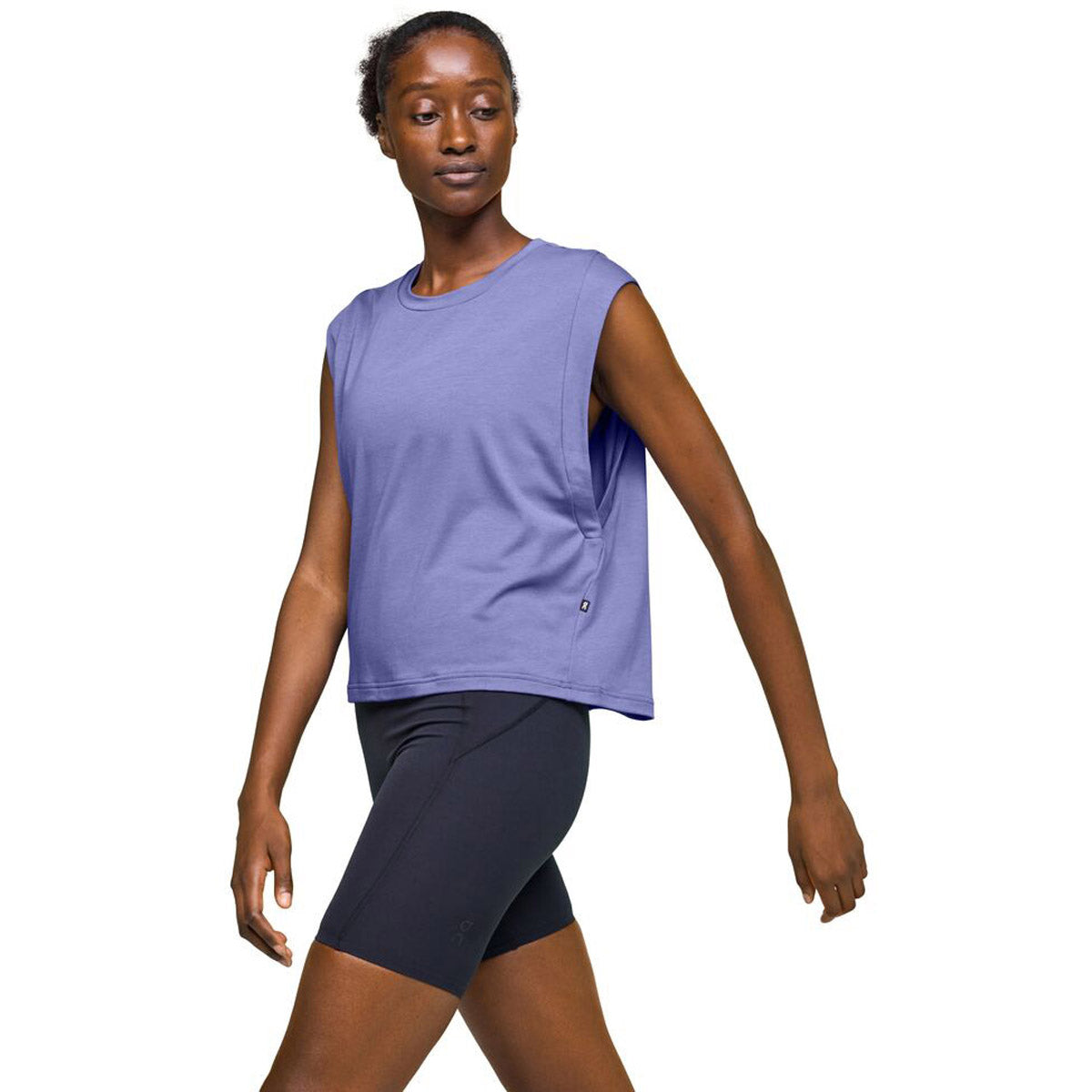 On Running Women's Focus Crop Blueberry