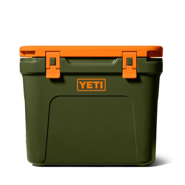 Yeti Roadie 32 Wheeled Cooler Olive/King Crab Orange