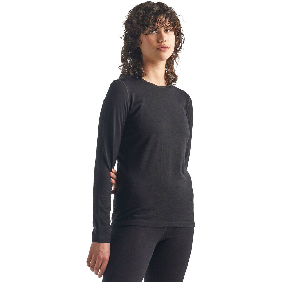 Icebreaker Women's Merino 200 Oasis Long Sleeve Crewe Thermal Top Black