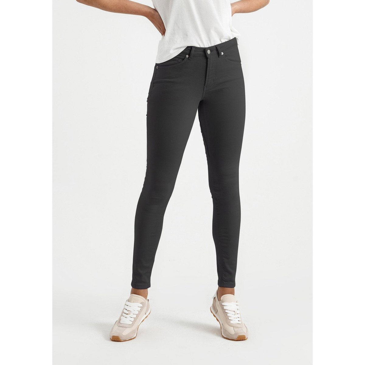 Women&#39;s No Sweat Pant Mid Rise Skinny